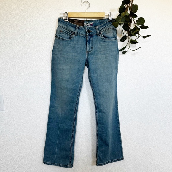 Wrangler- New never worn Retro Mae Mid Rise Bootcut Jeans 28X30 - Picture 2 of 16